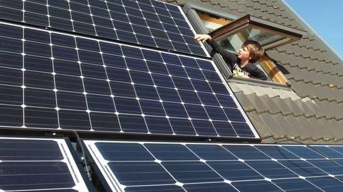 Zonnepanelen en digitale meter: wel of geen uitstel vragen? Al je vragen beantwoord