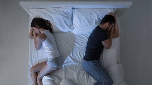 Ons seksleven ziet af in coronatijd, maar gelukkig is dat allemaal normaal volgens seksuologe