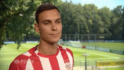 'Toen Van Bommel trainer werd van PSV, wilde ik daar bij horen'