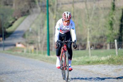 Gebroken pink houdt Dillier maand aan de kant