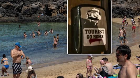 KIJK. Bewoners van Lanzarote zijn massatoerisme beu en plakken sleutelkastjes van Airbnb’s dicht