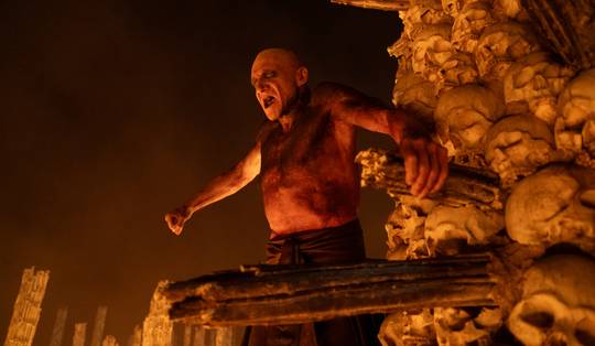 Van nihilisme tot veerkracht: zo verrast ‘28 Years Later: The Bone Temple’ in een wereld vol zombies en sekteleiders