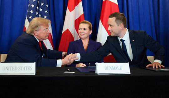 VS, Denemarken en Groenland ondertekenen overeenkomst • Trump gelooft in deal met Iran net na midterms, zegt hij in VN-toespraak