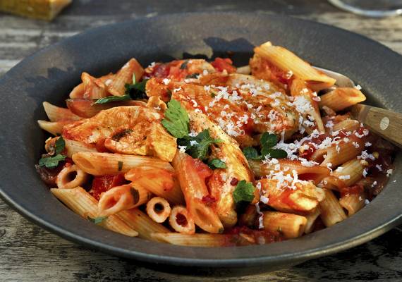 Penne arrabbiata met kip