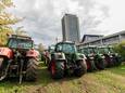 Ruim een jaar geleden protesteerden boeren massaal bij het provinciehuis tegen de strengere milieu-eisen van de provincie. Ze krijgen nu extra tijd dankzij de nieuwe, rechtse coalitie.