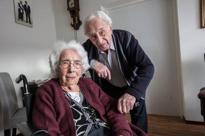 Broer (94) en zus (93) onverwachts herenigd: ik dacht dat zij dood was