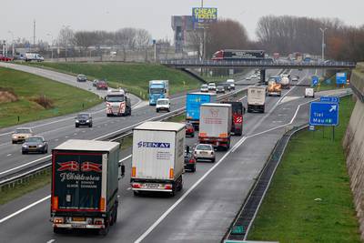 100 miljoen erbij om A15 minder druk en veiliger te maken