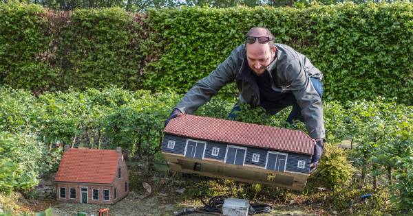 Al priegelend worden gebouwen en koeien in Landschapsmuseum Beek weer als nieuw